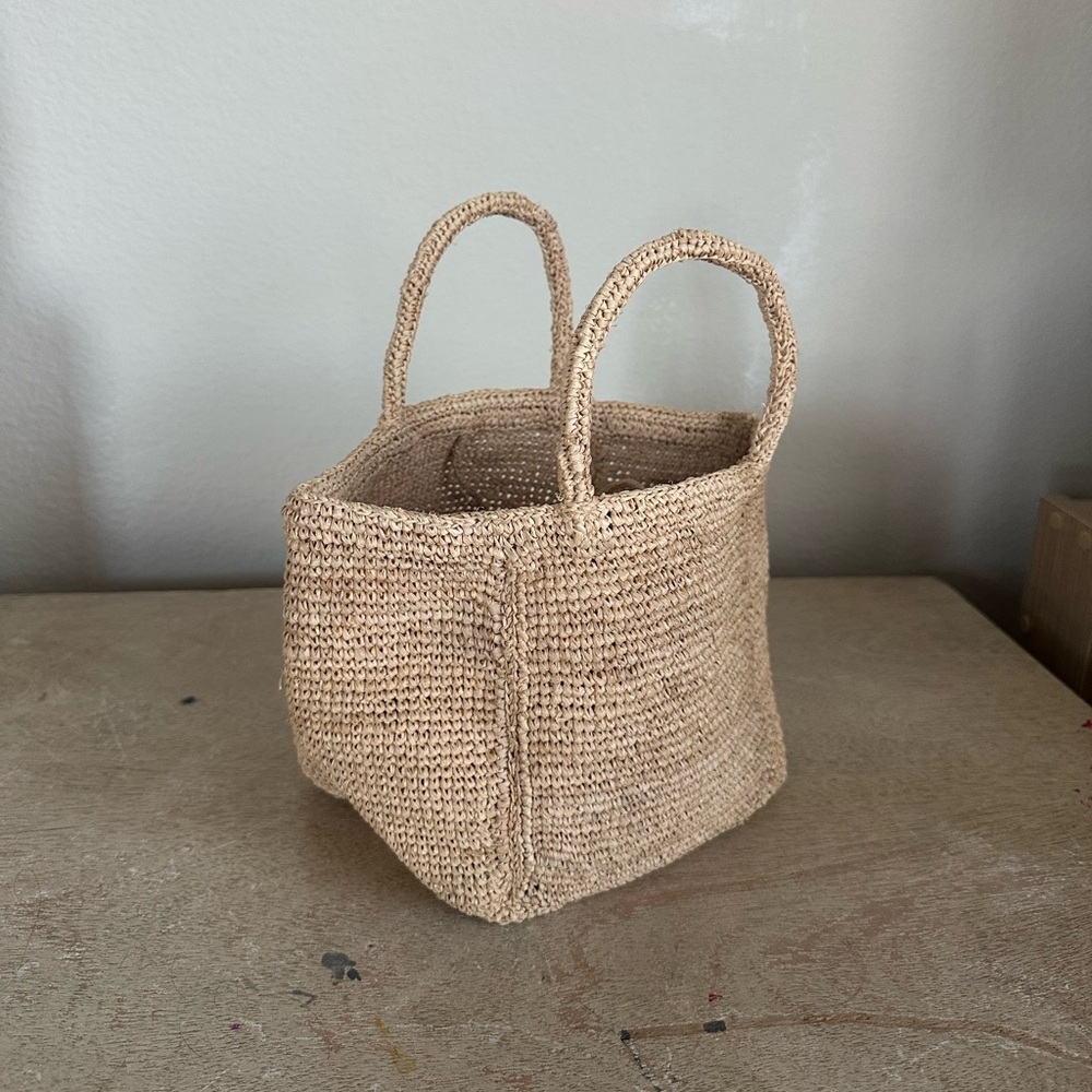 Woven Straw Tote Bag in Natural - Lightweight Summer Handbag - Picture 16 of 16